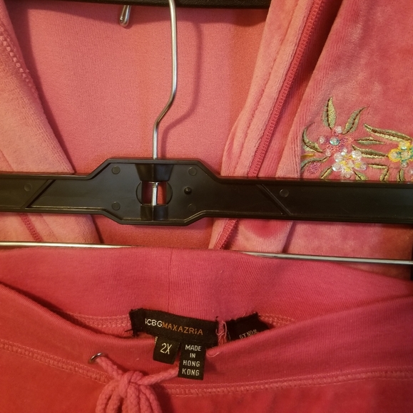BCBG Maxazria velour 2 piece set - Picture 6 of 6
